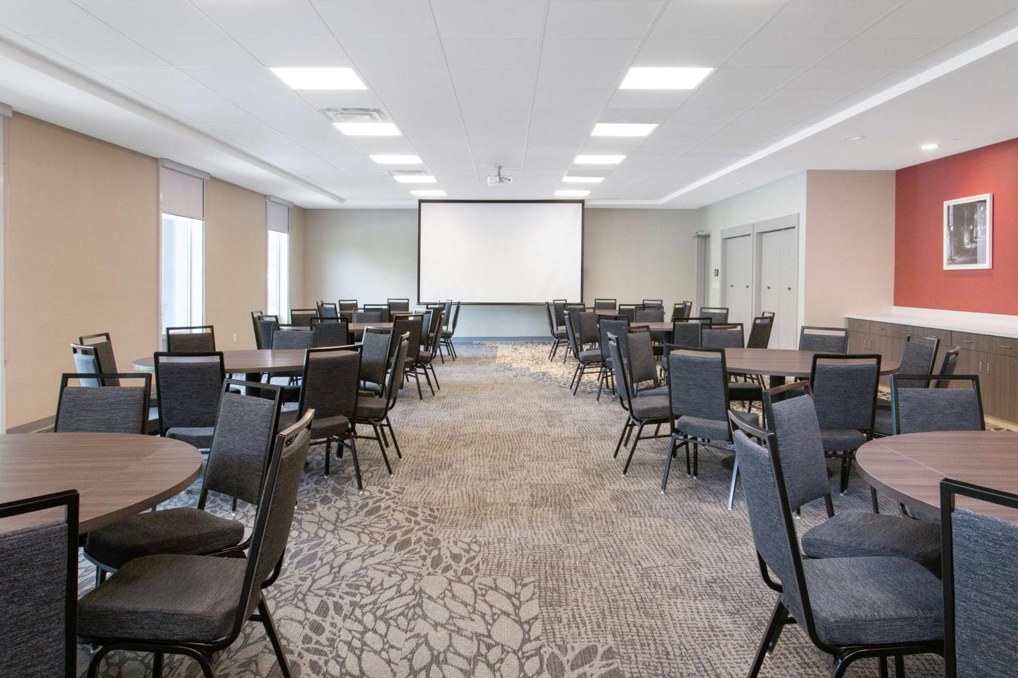 Home2 Suites Smithfield Providence Экстерьер фото